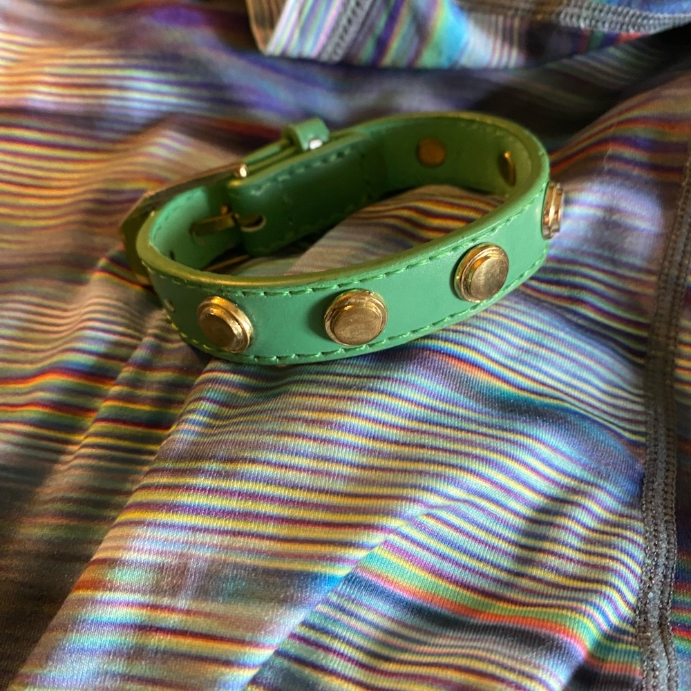 🎈Green & Gold Tone Bracelet